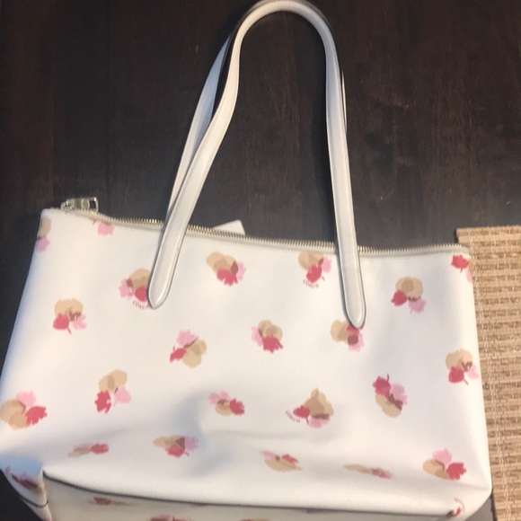 Coach Taylor Tote - Picture 4 of 4